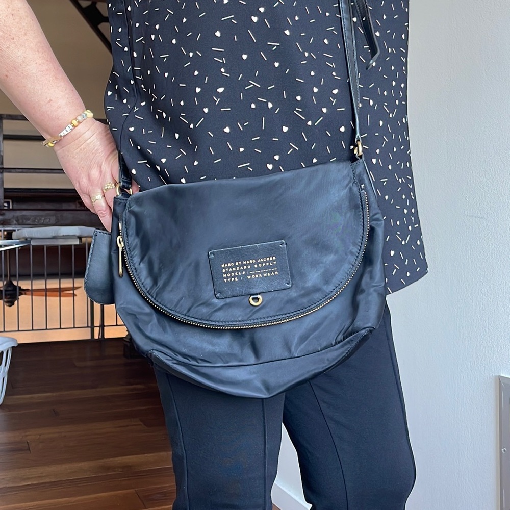 Black marc jacobs crossbody